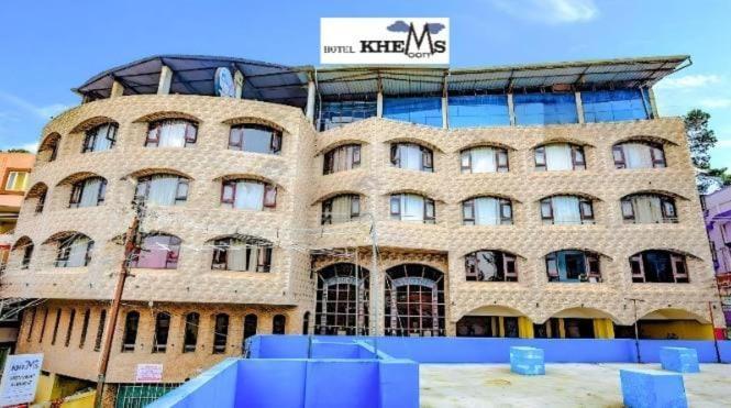 Devi Enterprises - Hotel Khems Утакаманд Экстерьер фото
