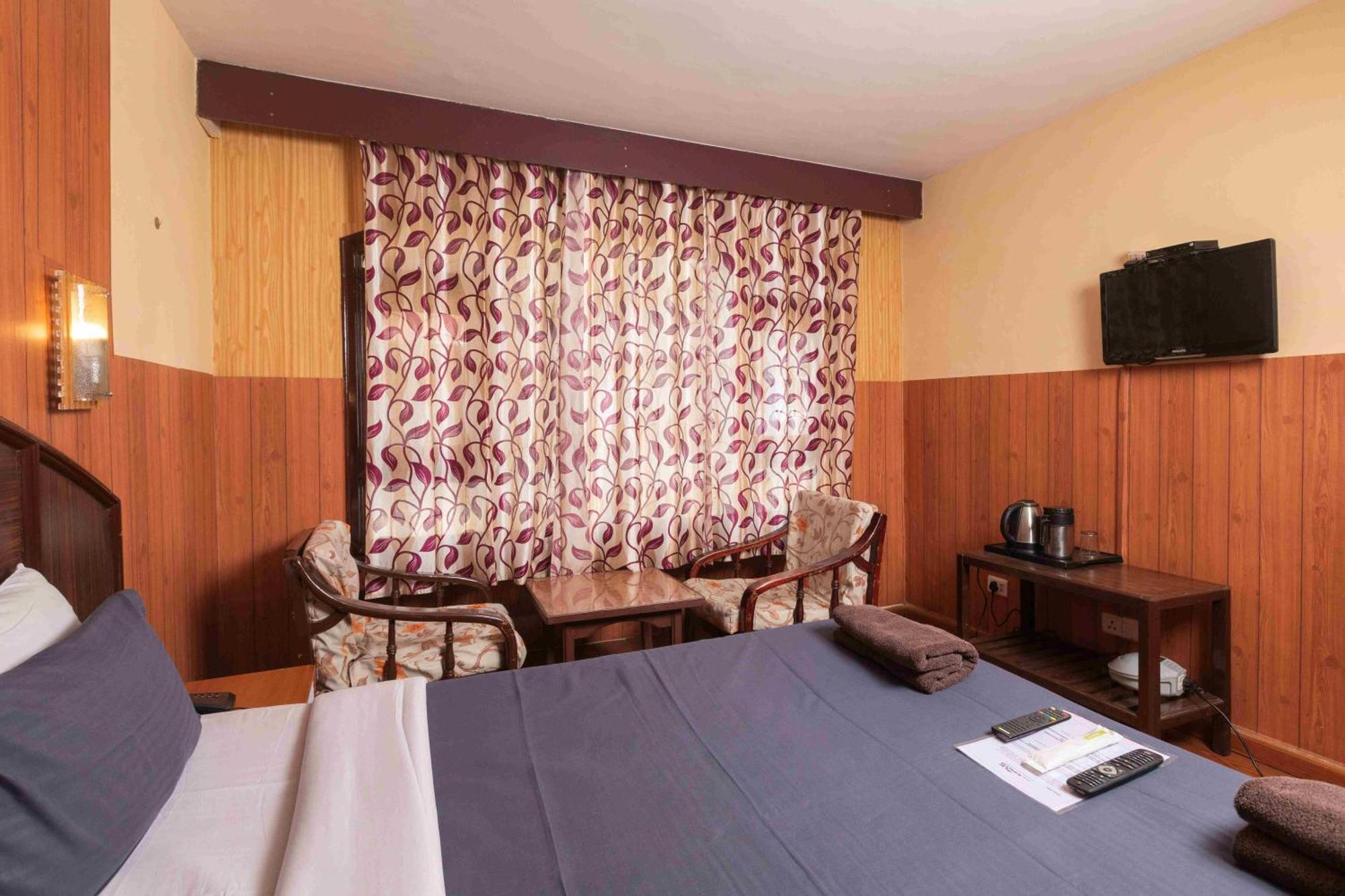 Devi Enterprises - Hotel Khems Утакаманд Экстерьер фото
